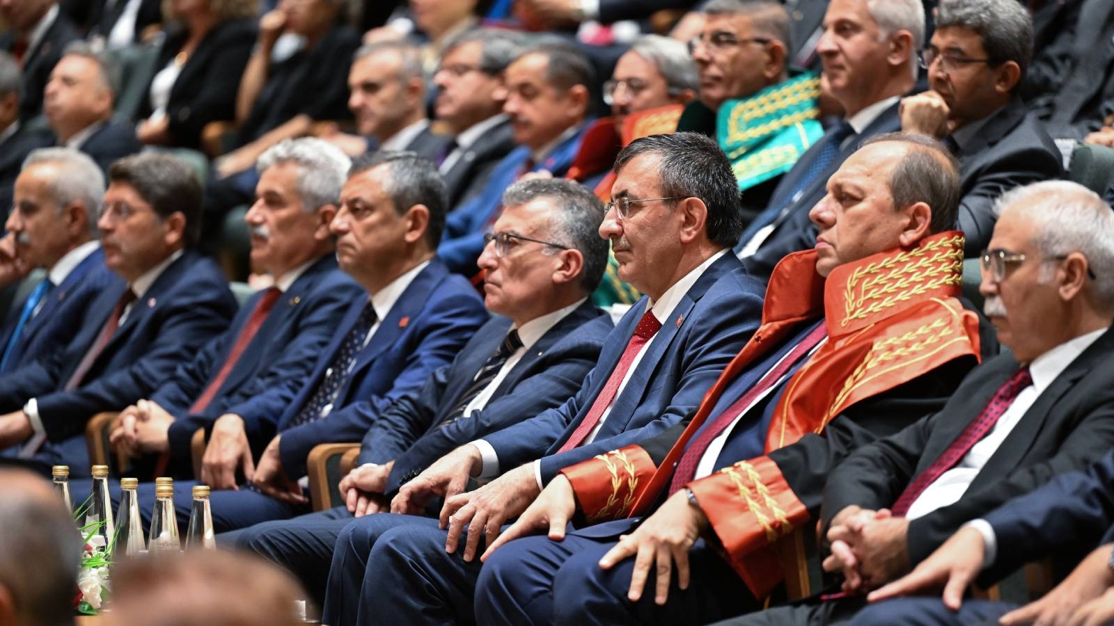 cumhurbaskani yardimcisi cevdet yilmazdan muhalefete yeni anayasa cagrisi siz de tekliflerinizi perspektifinizi ortaya koyun LplUs8vn