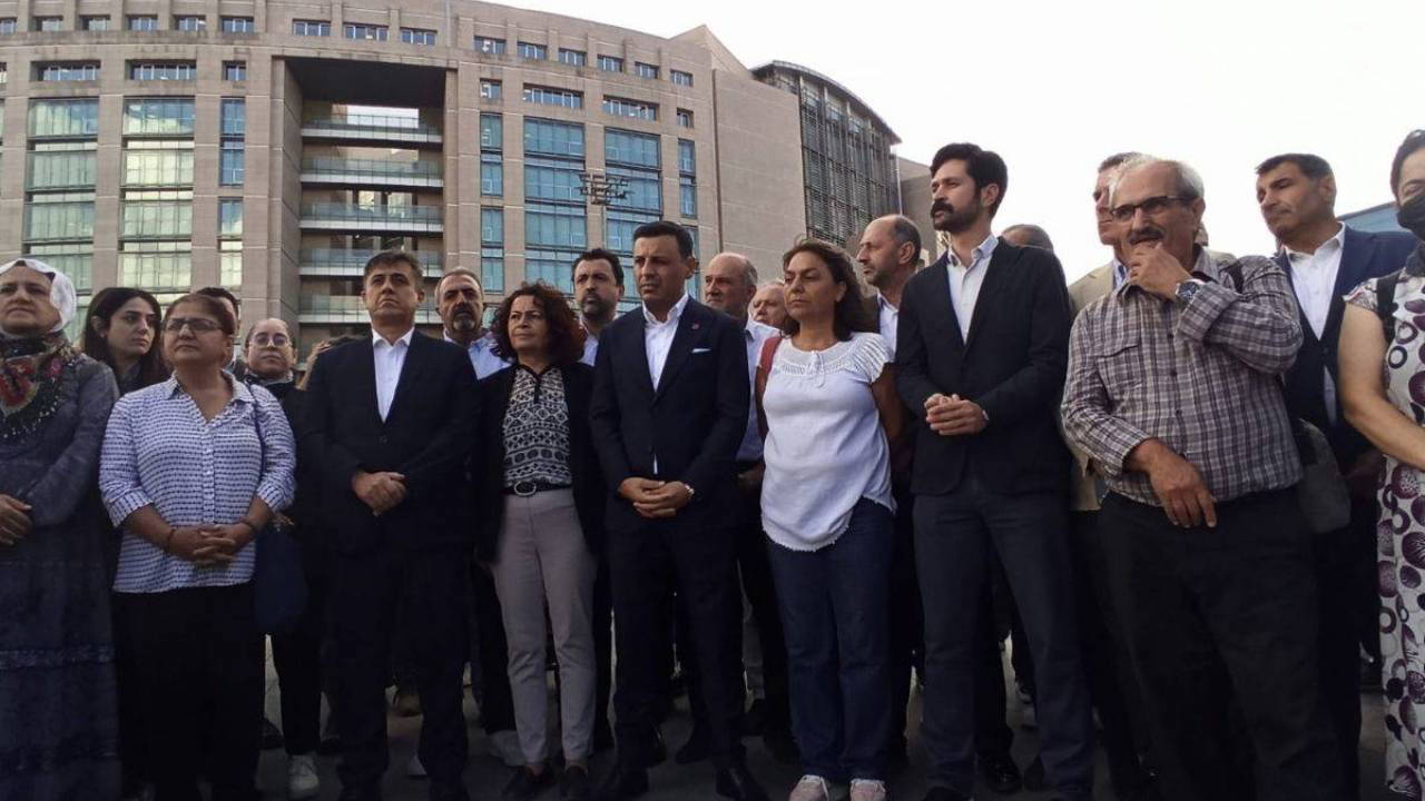 dokuz kisinin tutukluluguna devam karari verilirken durusma 27 kasima ertelendi kent uzlasisi davasinda bir tahliye m9KxFbyB