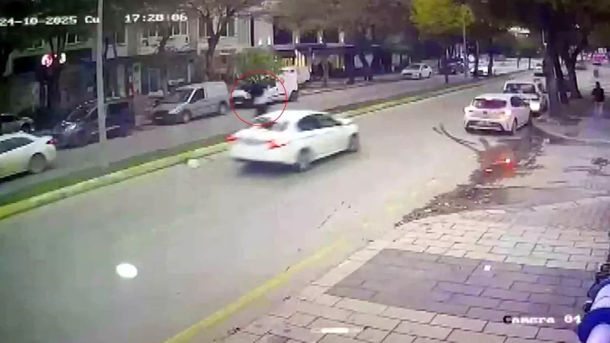 adapazarinda yaya gecidinde feci kaza 71 yasindaki kadin hayatini kaybetti 2CvbUnwd.jpg