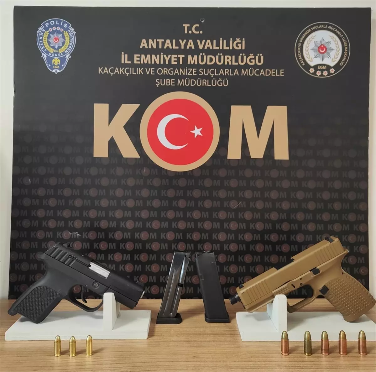 antalyada silahli operasyon 5 tutuklama gD7dUdFA.jpg