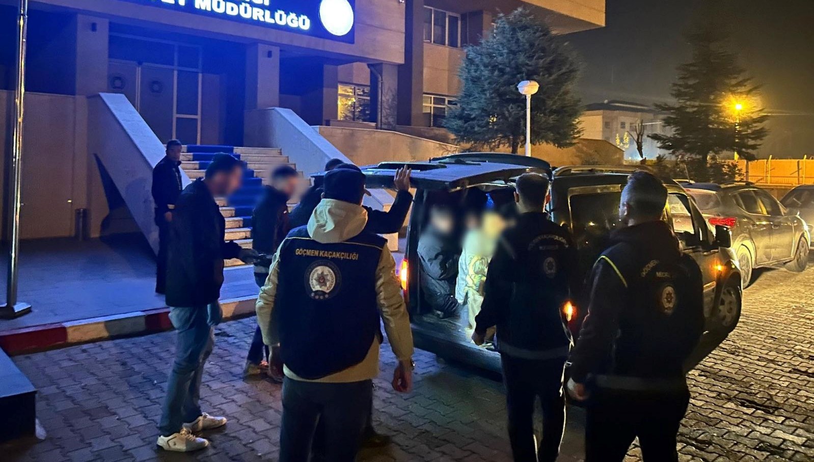 bagajdan 10 kacak gocmen cikti IQZQHtf7.jpg