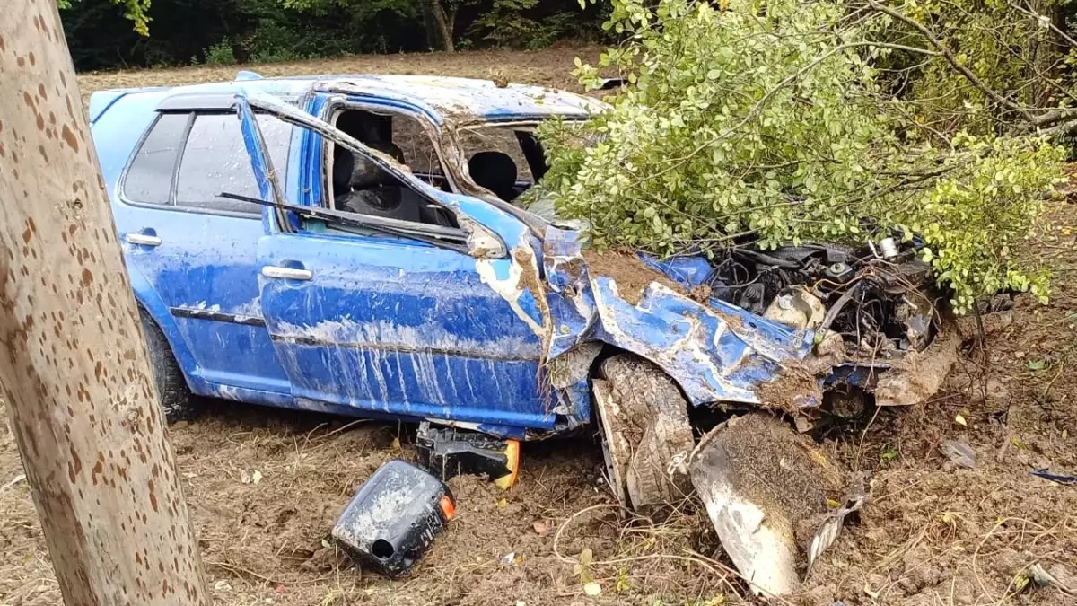 boluda yagmur sonrasi kontrolden cikan otomobil tarlaya uctu 7WZ3QDKq.jpg