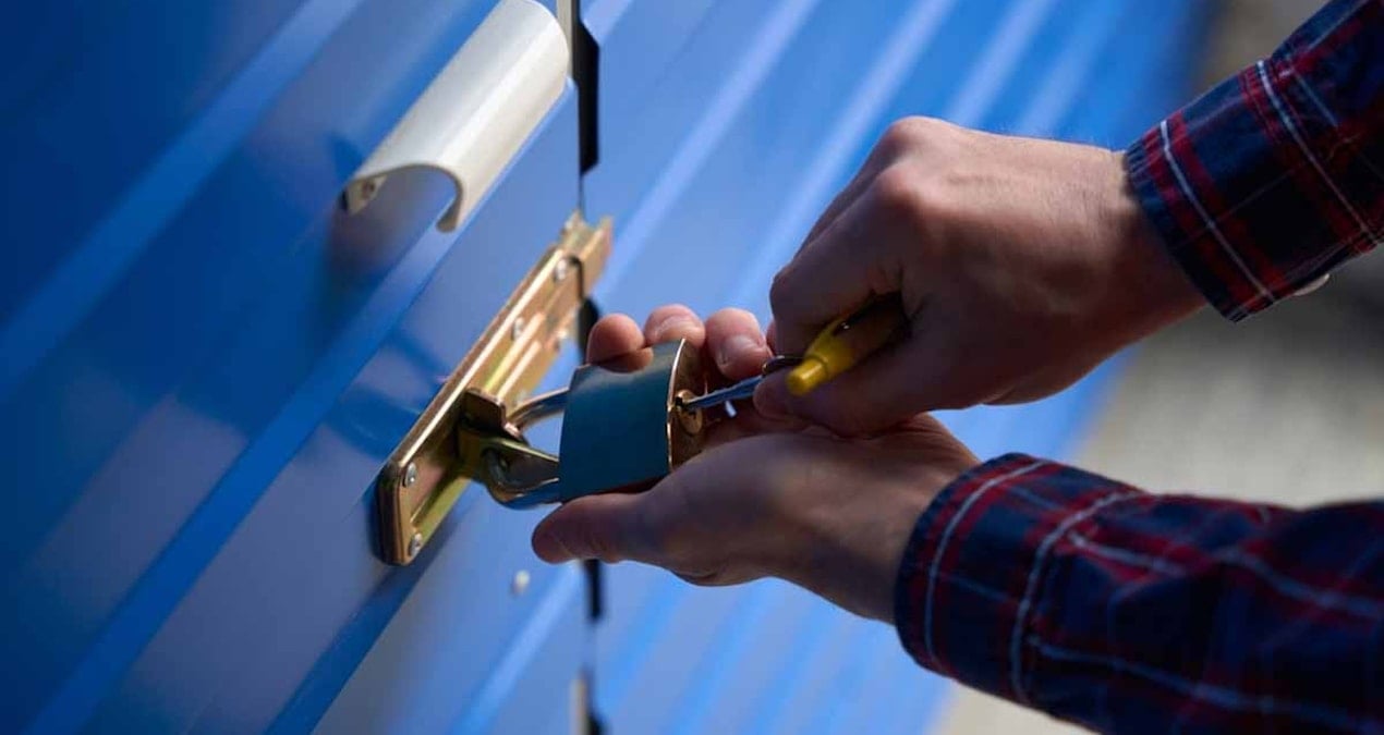 satin aldigi deponun anahtarini cevirir cevirmez buyuk bir surprizle karsilasti hayallerinin bile otesinde U4PBMzxd