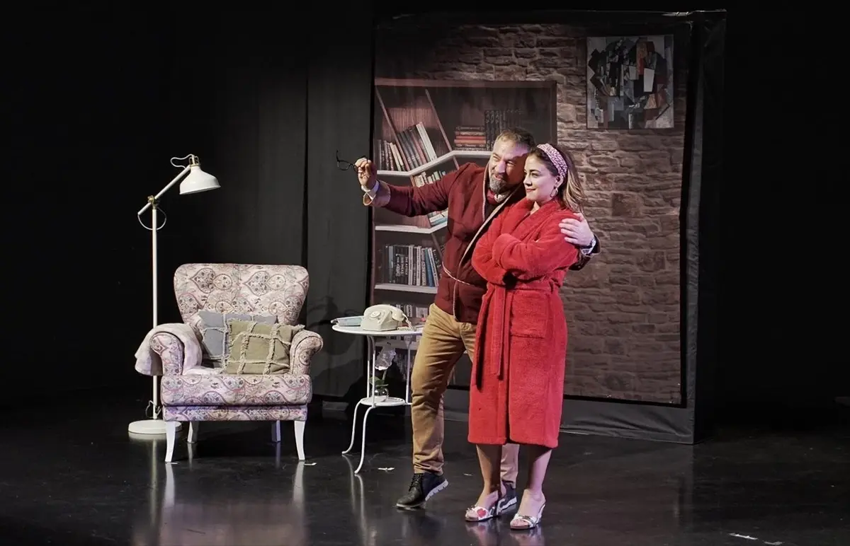 tiyatro frankfurt 2025 2026 sezonunu askimizin son duragi ile acti JYj25Q3k