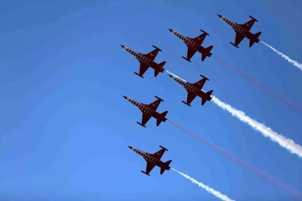 turk yildizlari bandirmada unutulmaz gosteri duzenledi wJmL3L4N.jpg