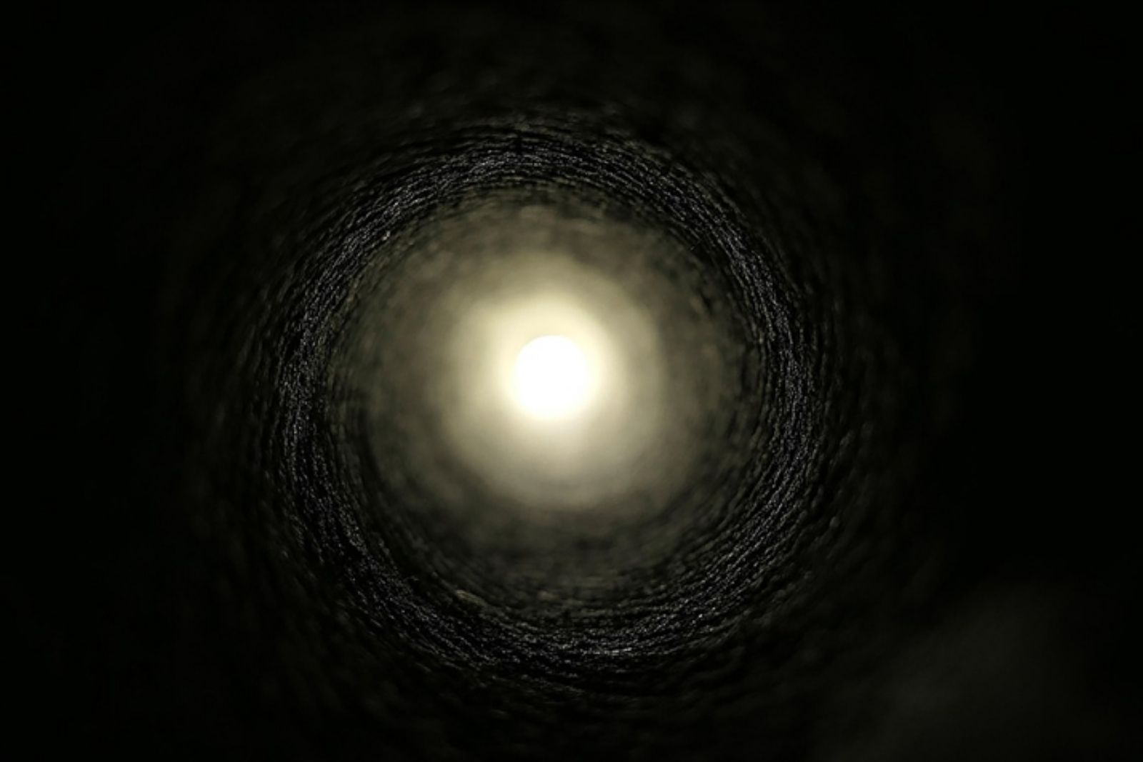 gokbilimciler evrenin ilk donemlerinde olusan kara delik kesfetti qOq34drW.jpg