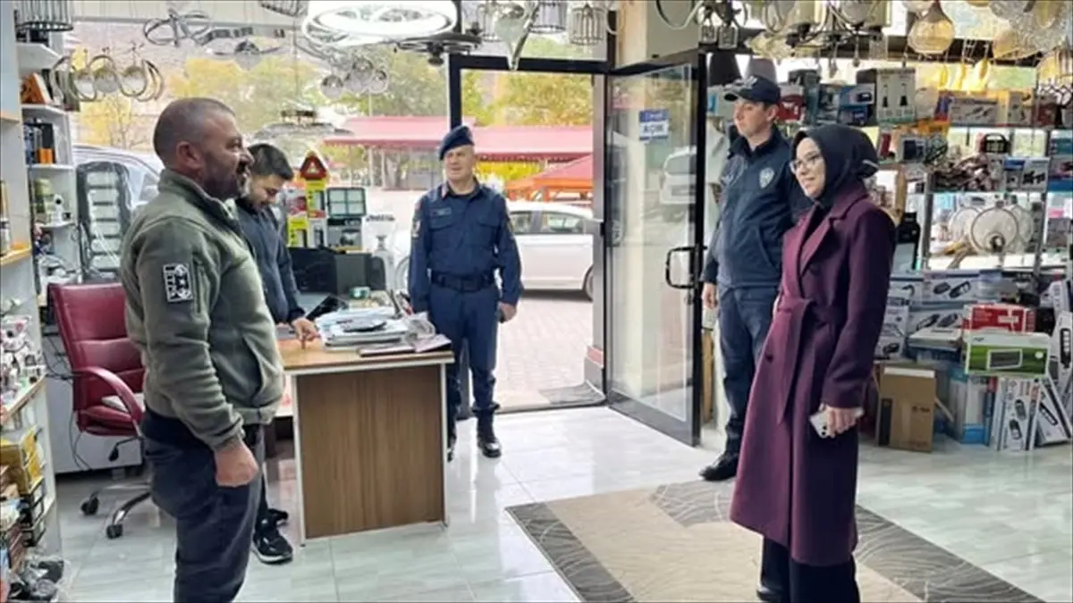 kaymakam yucel esnafi ziyaret etti xFQZ8XRh.jpg