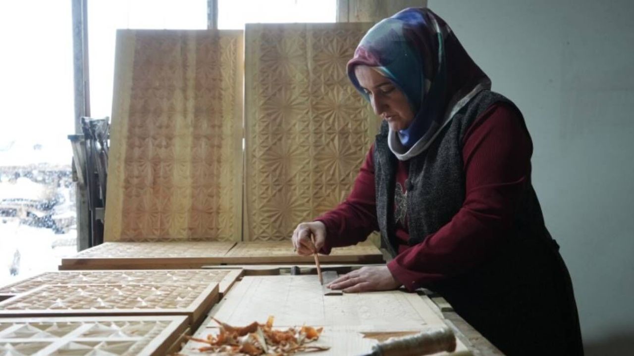 Hobi olarak başladı, siparişler ülke geneline yayıldı: Selçuklu ve Osmanlı motifli ürünlere yoğun talep