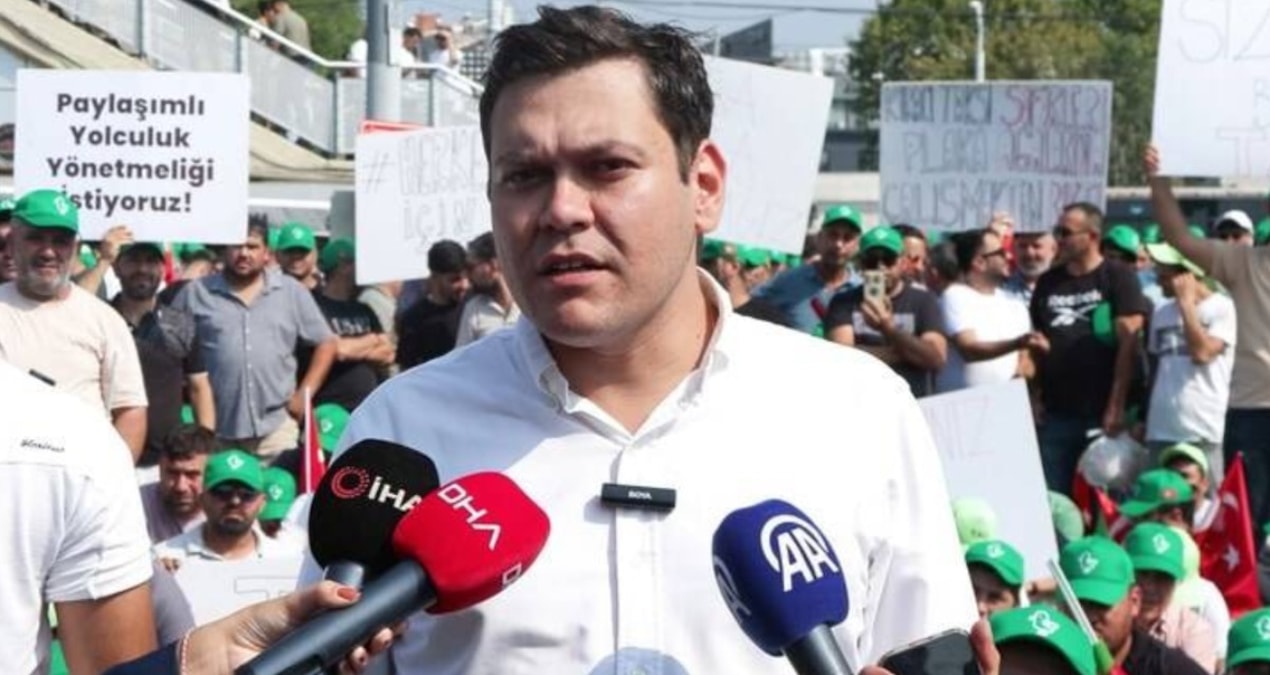 Martinin kurucusu siyasete girdi iste katildigi parti KysusrNs
